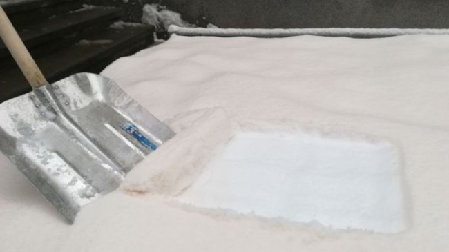 Medicii atenţionează: Zăpada PORTOCALIE este periculoasă pentru oameni