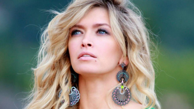 Cum arăta Vera Brejneva în adolescență! Era numită rățușca cea urâtă