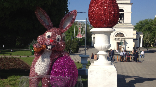 Chişinăul nu va fi decorat de Paște. Ce sumă imensă se cheltuia anual pentru decorațiunile din PMAN