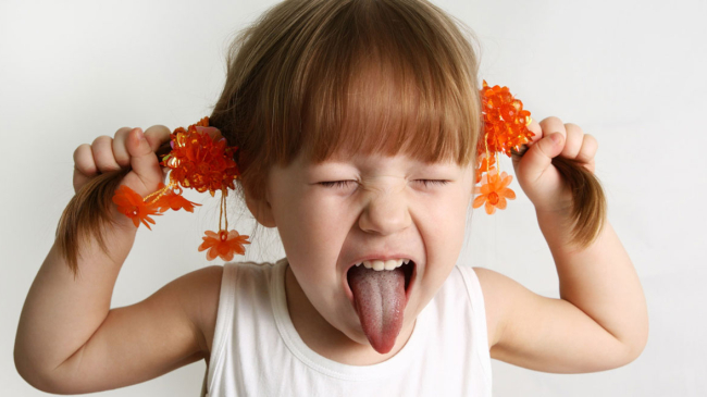 Cum să descurajezi obrăznicia copiilor