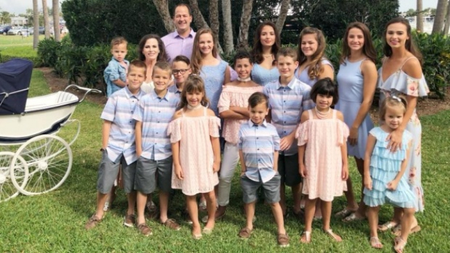 Are 16 copii și arată senzațional la cei 44 de ani. Care este secretul său