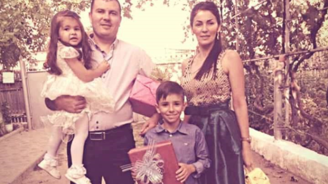 Acești copii vor să-și salveze mama. Haideți să-i ajutăm!