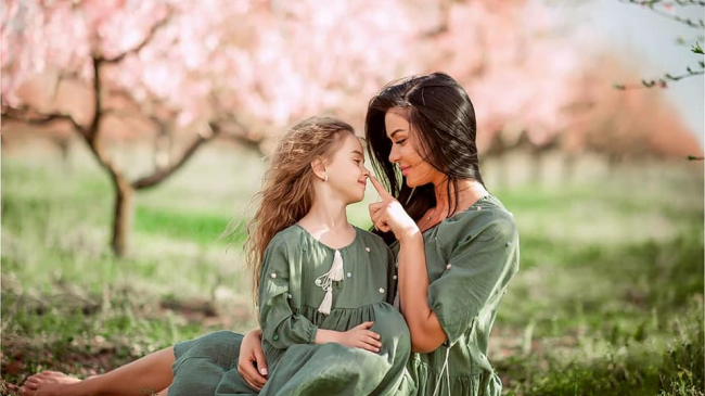 Așa mamă, așa fiică. Cum au pozat Kamelia și Tatiana Melnic