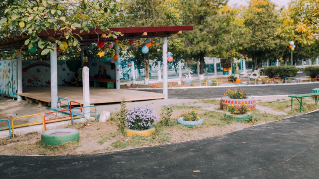 Reacțiile părinților care-și duc copiii la grădinița „Lăstăraș”, după anunțul cu achitarea taxei de 1400 de lei