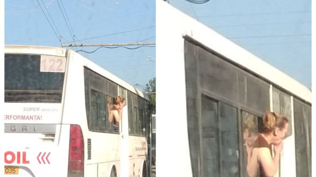 Ieșit din comun! O femeie fumează în transportul public, chiar în timpul deplasării