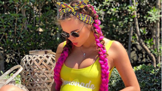 Беременная Ксения Дели поделилась фото с мужем