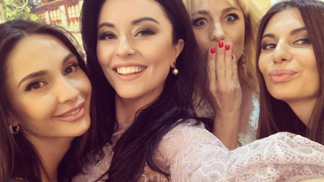 Lili Lozan, nașă mare. Ce ținută a purtat la nunta fratelui ei