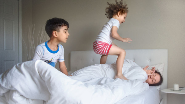 Один день из жизни мамы: Вот, что значит иметь детей!