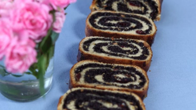 Как приготовить рулет с маком? Видео-рецепт