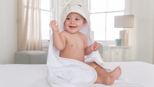 Cum îngrijim corect fundulețul bebelușului