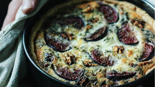 Кулинарное удовольствие: киш с инжиром, голубым сыром и грецким орехом