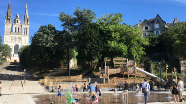 Imnul Republicii Moldova, cîntat la trompetă în inima Franţei (VIDEO)