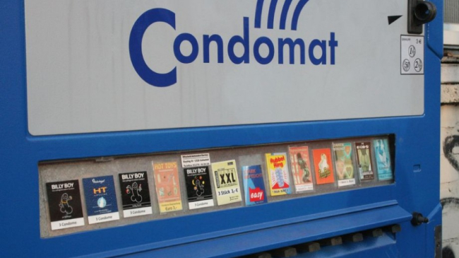 În cămine vor fi instalate aparate de unde studenții vor cumpăra prezervative