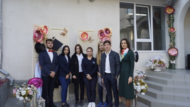 Cum s-a sărbătorit Ziua Profesorului la Liceul de Limbi Moderne și Management