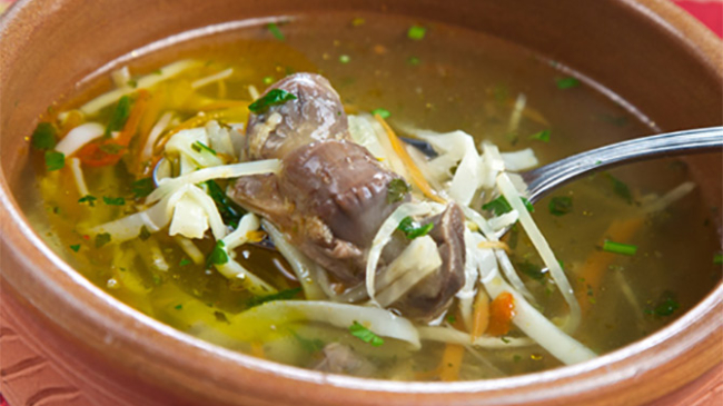 Zeamă cu măruntaie de pasăre