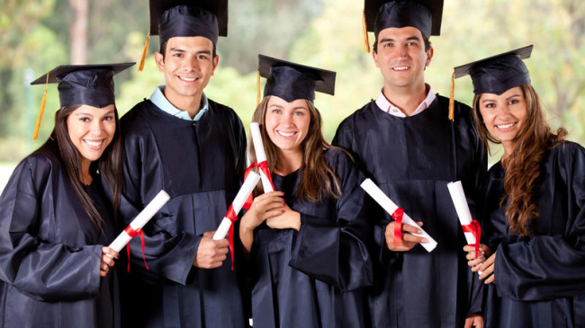 Studenţii care învaţă peste hotare, ademeniţi să se întoarcă în ţară