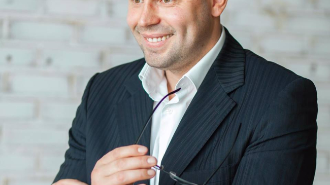 Un MILIONAR din Moldova va cânta pe scena Britain’s Got Talent