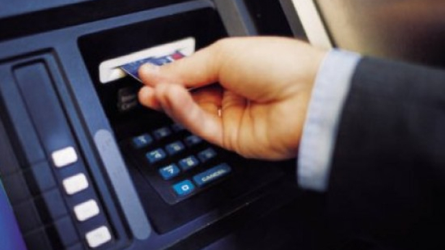 Toţi trebuie să ştie asta! Ce se întâmplă când efectuaţi tranzacţii prin intermediul bancomatelor