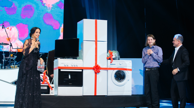 Momente emoționante la Gala Edeweiss Surprinde, prezentata de Andreea Marin