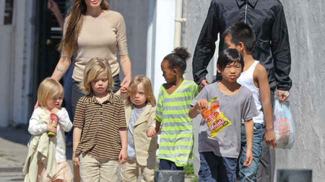 15 sfaturi legate de educația copiilor de la Angelina Jolie și Brad Pitt