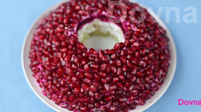 Salata «Brățara de rodie». Rețetă-video