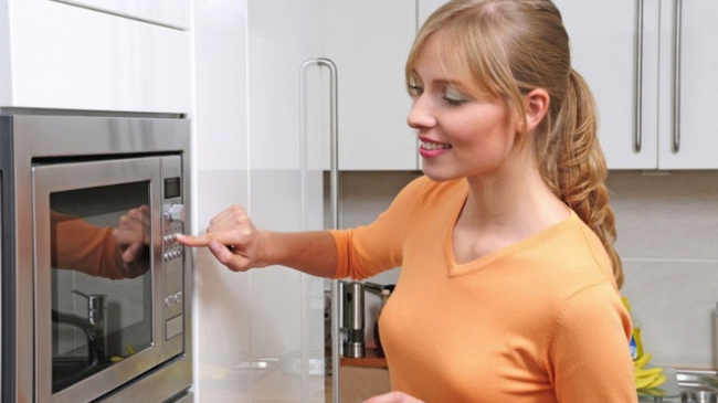 Как правильно готовить еду в микроволновке: 6 простых секретов