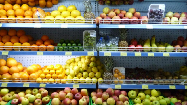 Чем опасны фрукты из супермаркета?