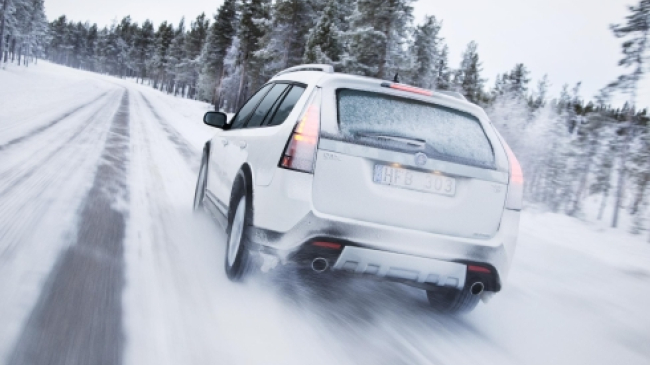 10 reguli de aur pentru șoferi, pe timp de iarnă