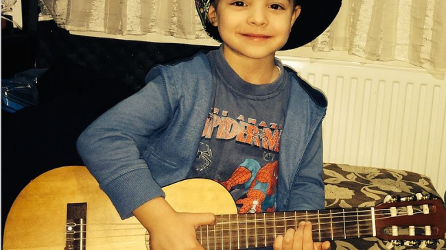 Pavel Stratan își lansează fiul de 5 ani în muzică