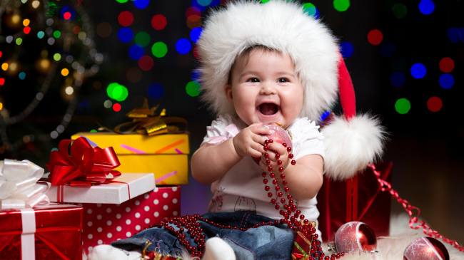 Cadourile de Anul Nou pentru un copil de până la 3 ani: alegem cadoul potrivit în dependență de vârstă