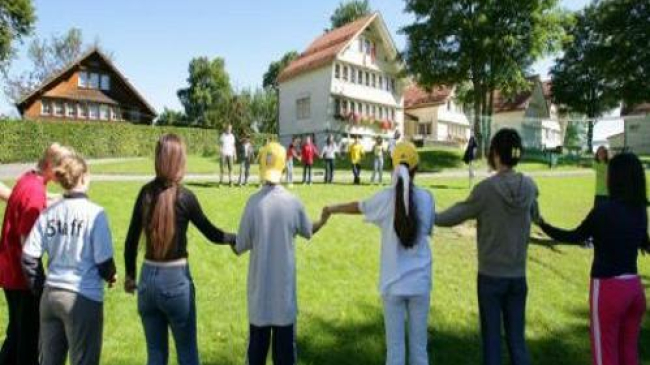 Copii moldoveni pot aplica pentru un schimb intercultural în Elveţia