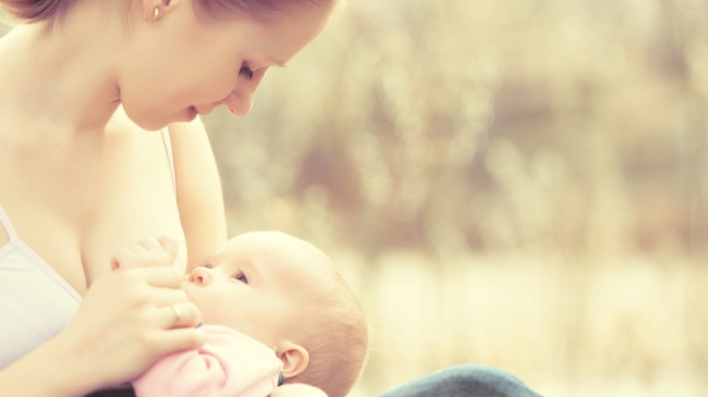 Laptele matern conţine peste 700 de specii de bacterii