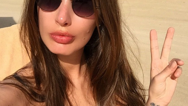 Беременная Кети Топурия показала фигуру в купальнике