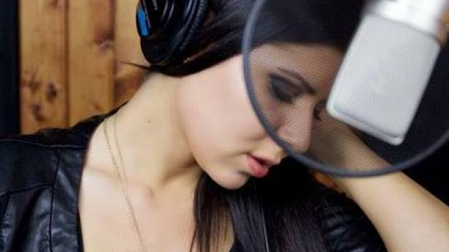 Angelika Vee revine cu un nou single în colaborare cu Sasha Lopez