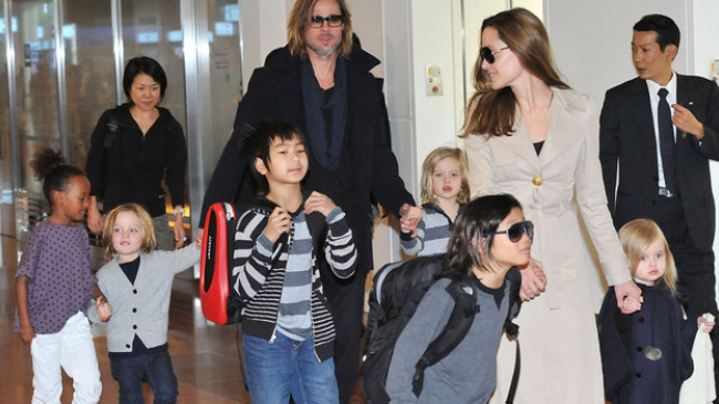 Брэд Питт и Анджелина Джоли усыновили мальчика из Турции