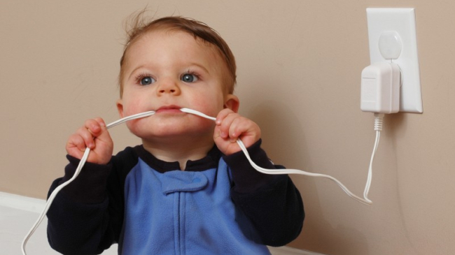 Medicii din SUA au elaborat o listă cu cele mai periculoase obiecte din casă, pentru cei mici