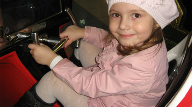 O fetiță de cinci ani din Chișinău a murit sub ochii părinților