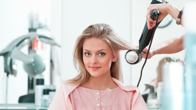 Cele mai bune zile pentru a-ți tunde părul în martie 2015