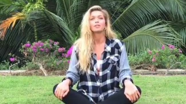 Вера Брежнева завела видеодневник, в первом выпуске которого рассказала о своей беременности