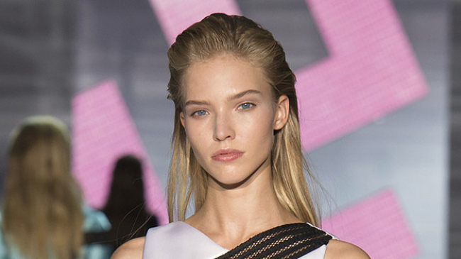 Тренд сезона: прически без пробора