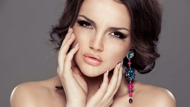 Diana Grigor, alături de un alt bărbat, în ipostaze tandre – FOTO