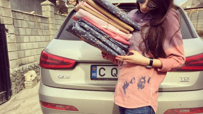 De la hobby, la afacere! O tânără din Chișinău creează cămăși cu printuri și culori inedite (Foto)