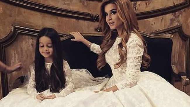 Ксения Бородина примерила свадебное платье