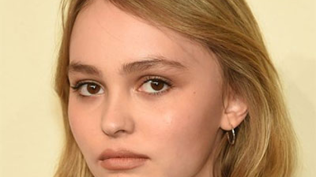 15-летняя дочь Джонни Деппа произвела фурор на модном показе