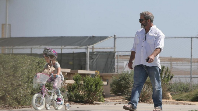 Mel Gibson va lupta pentru fiica sa de origine rusă