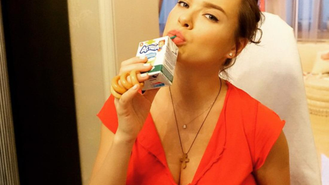 Елена Темникова ограничивает себя в питании ради ребенка