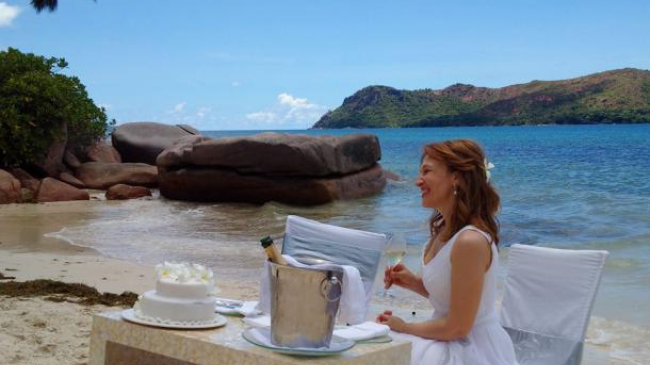 FOTO // Sanda Filat s-a măritat pe o insulă din Oceanul Indian