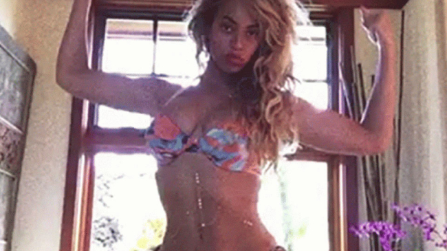 «Горячие» селфи и соблазнительное тело: как Бейонсе отдохнула на Гавайях