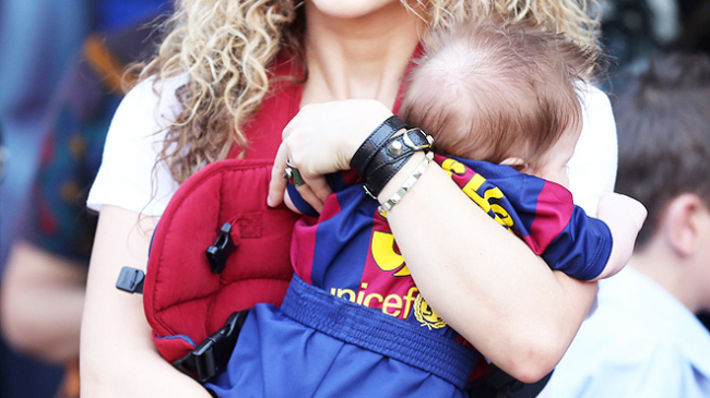 Шакира вывела в свет младшего сына