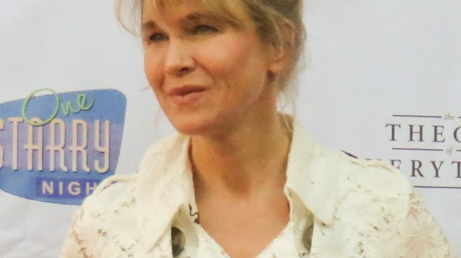 Рене Зеллвегер вернула себе прежнее лицо